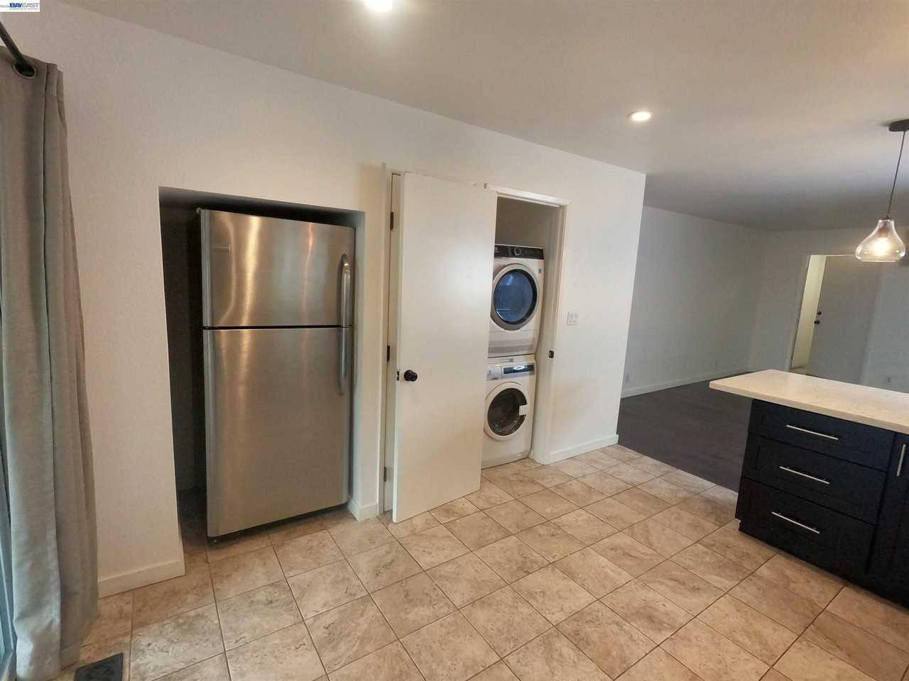 808 14th St - Photo 5 of 17