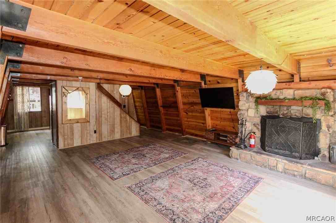 409 W Sherwood Blvd - Photo 2 of 32