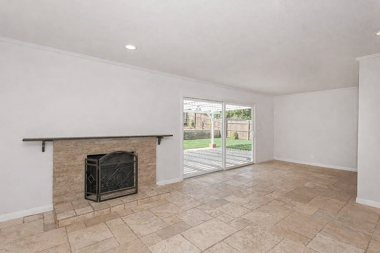 639 Calle Tulipan - Photo 5 of 11