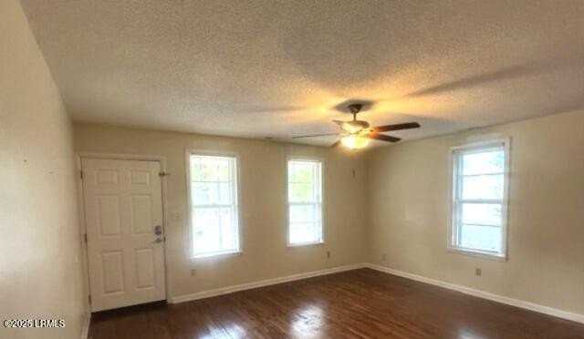 1006 Duke St - Photo 2 of 13
