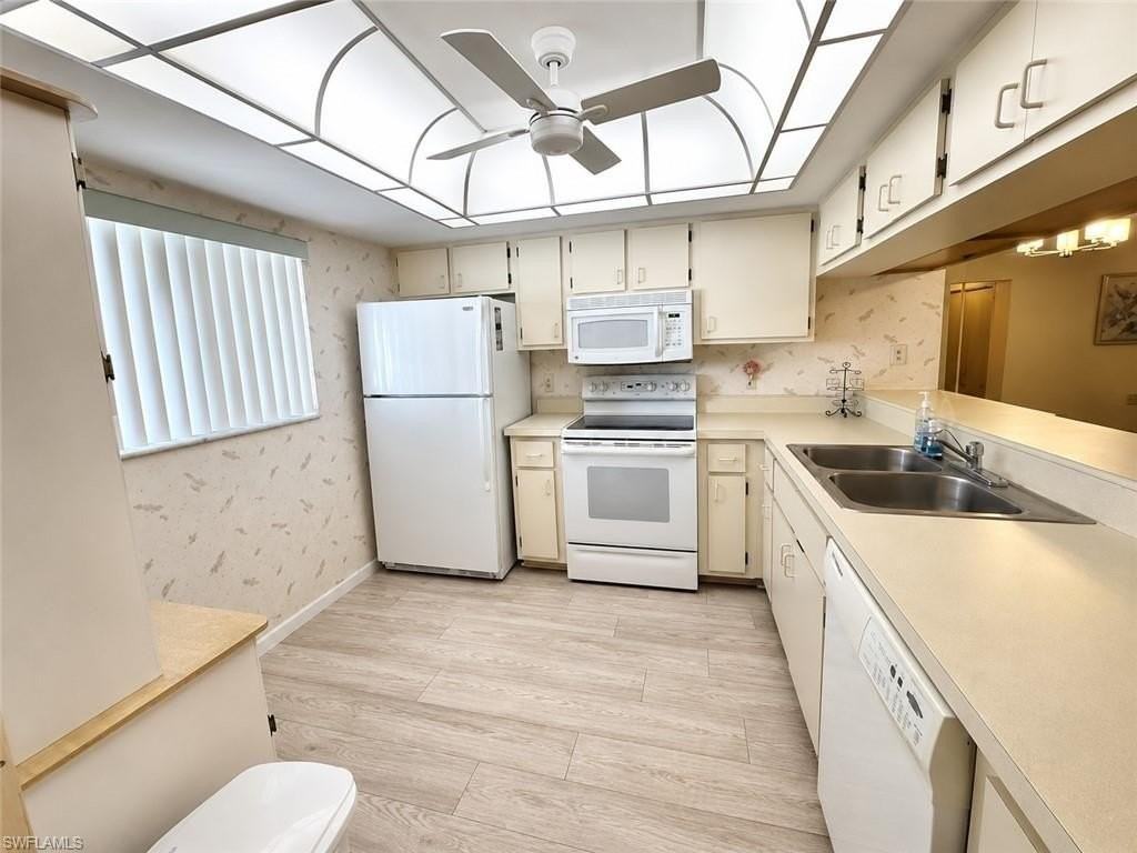 17455 Woodland Trce Apt F - Photo 2 of 10