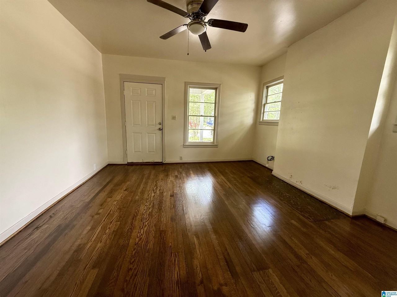 516 78th St N - Photo 2 of 12