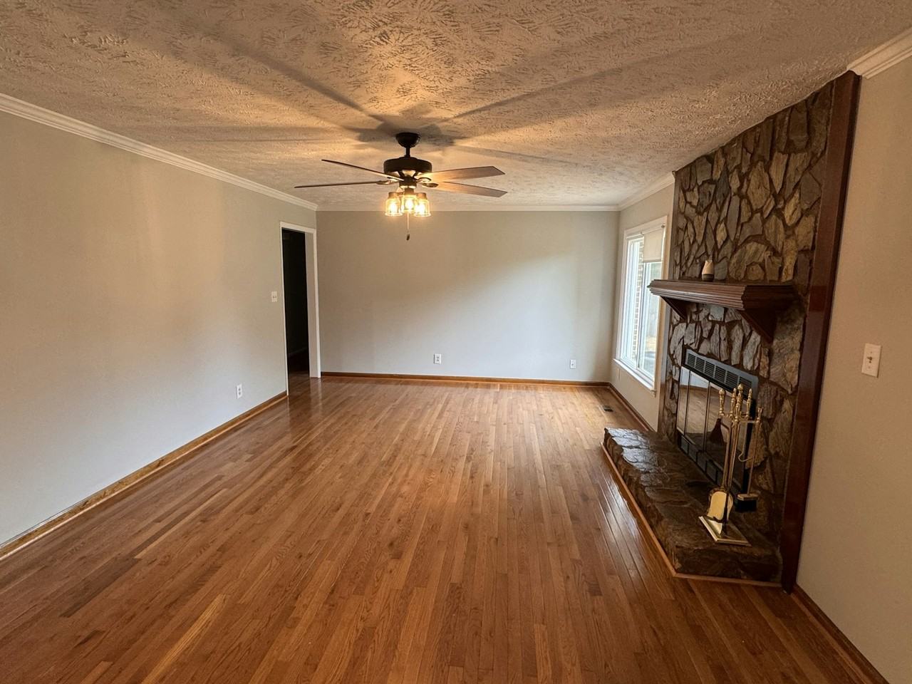 6916 Twin Creek Court - Photo 3 of 12