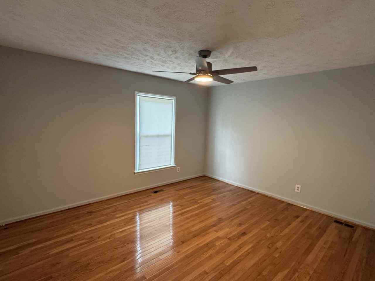 6916 Twin Creek Court - Photo 4 of 12