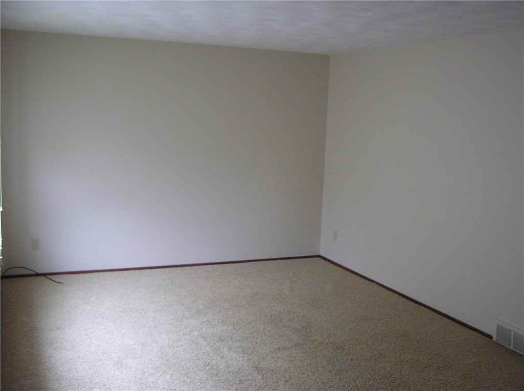 59 Burningtree Ln - Photo 5 of 9