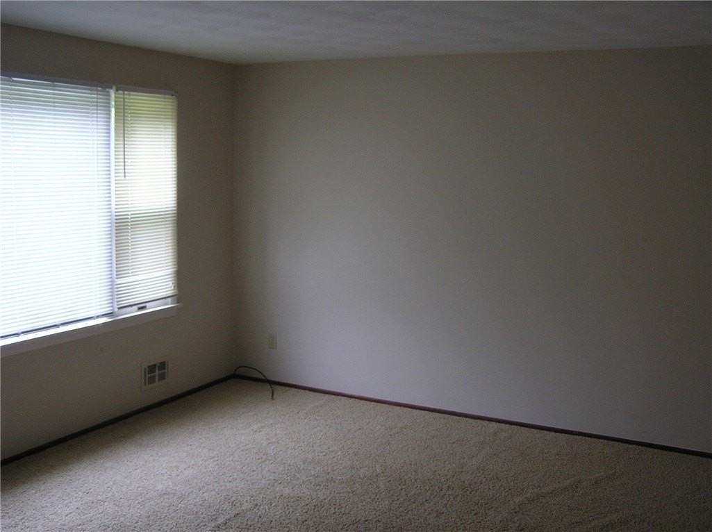 59 Burningtree Ln - Photo 6 of 9
