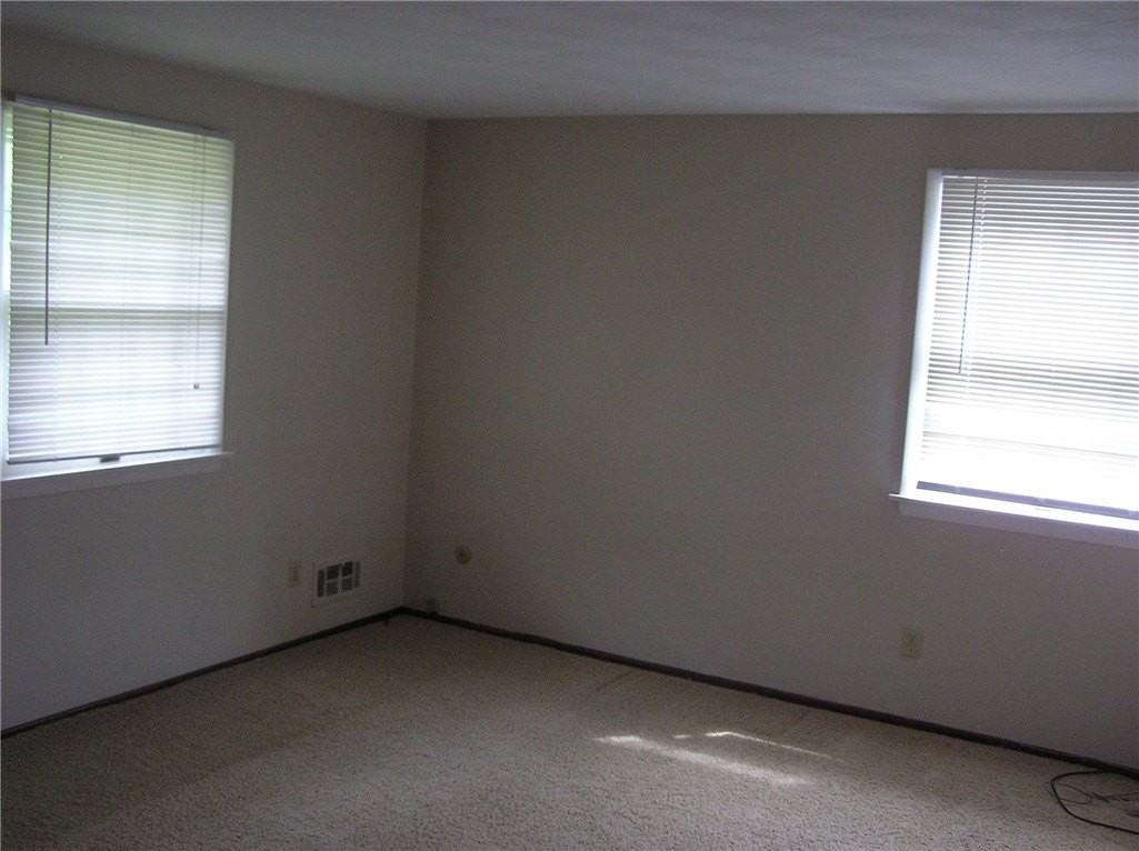 59 Burningtree Ln - Photo 7 of 9