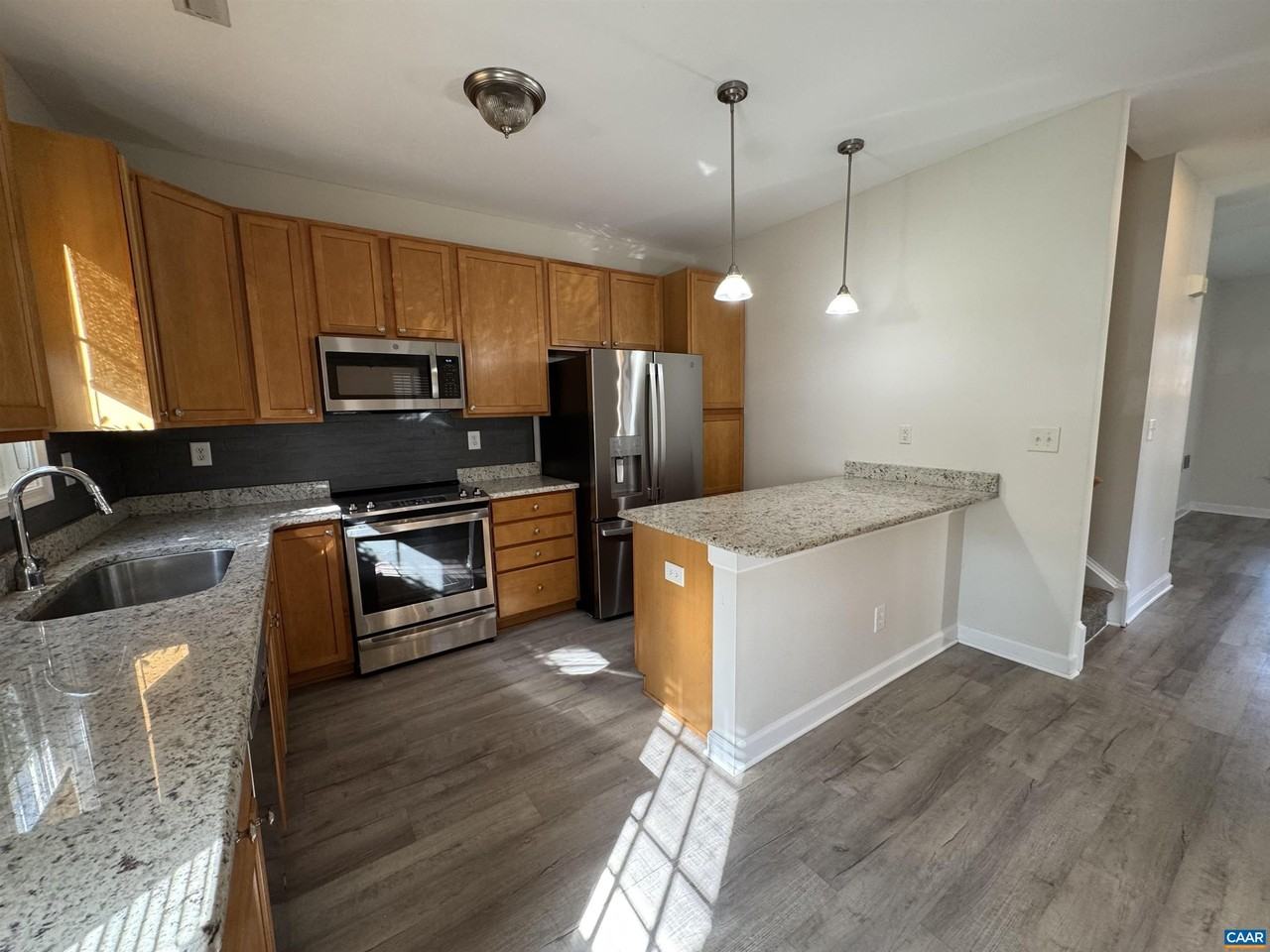 5426 Hill Top St - Photo 5 of 17
