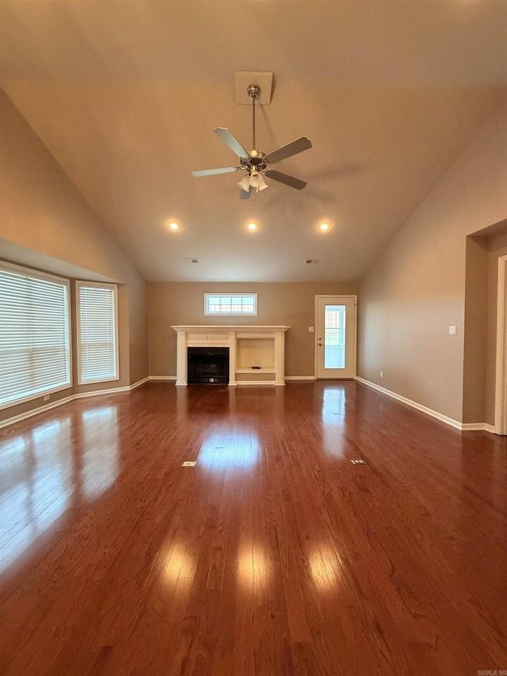 31 Enclave - Photo 2 of 27