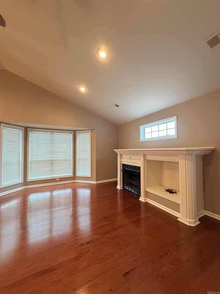 31 Enclave - Photo 6 of 27