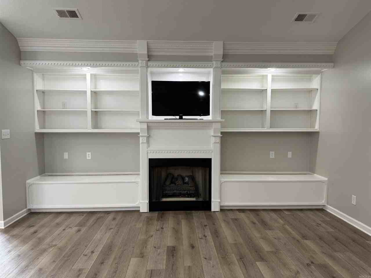 1 Enclave - Photo 3 of 24