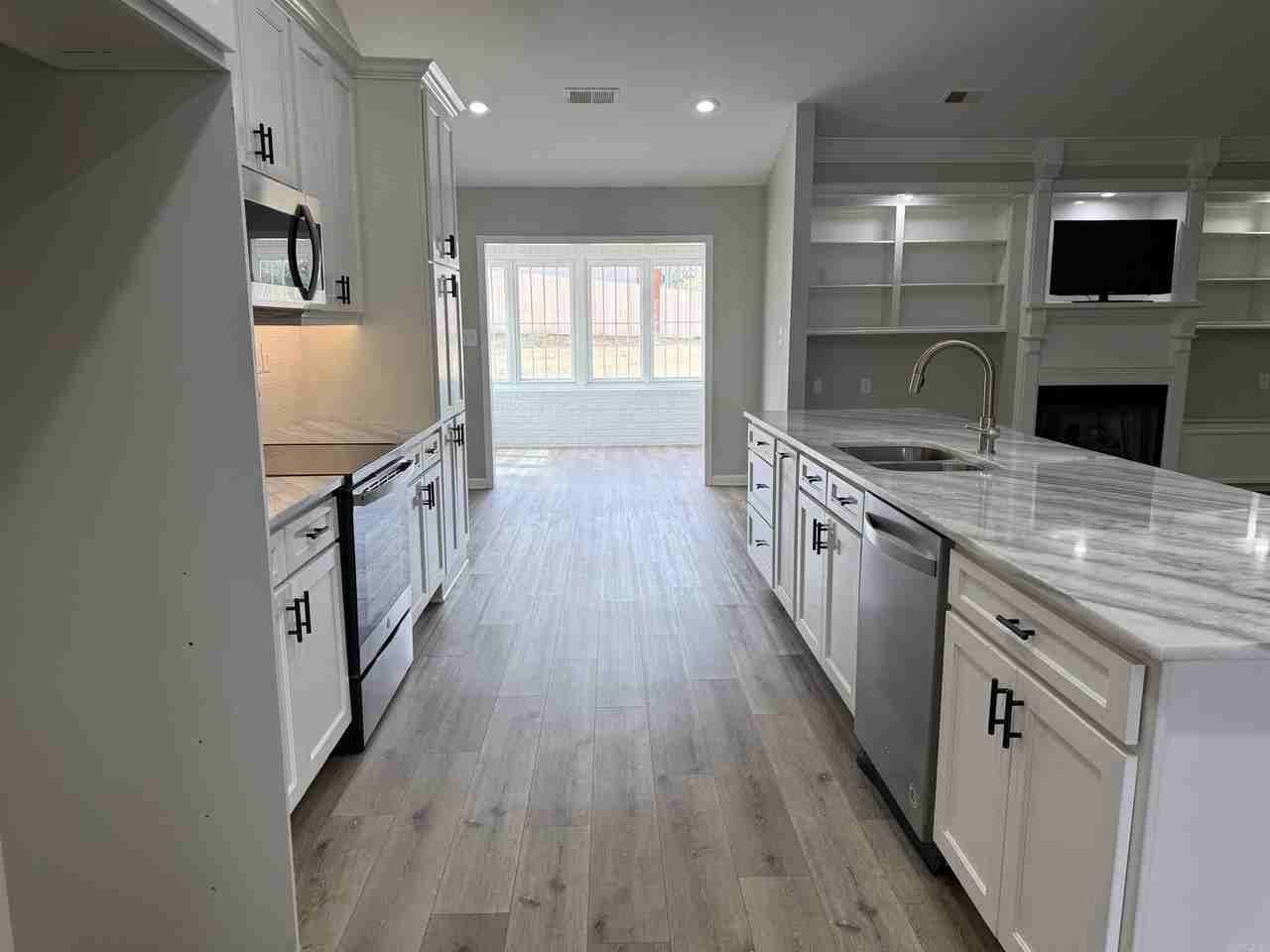 1 Enclave - Photo 7 of 24