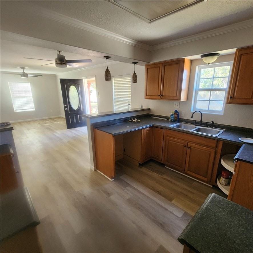609 Sam St - Photo 2 of 5