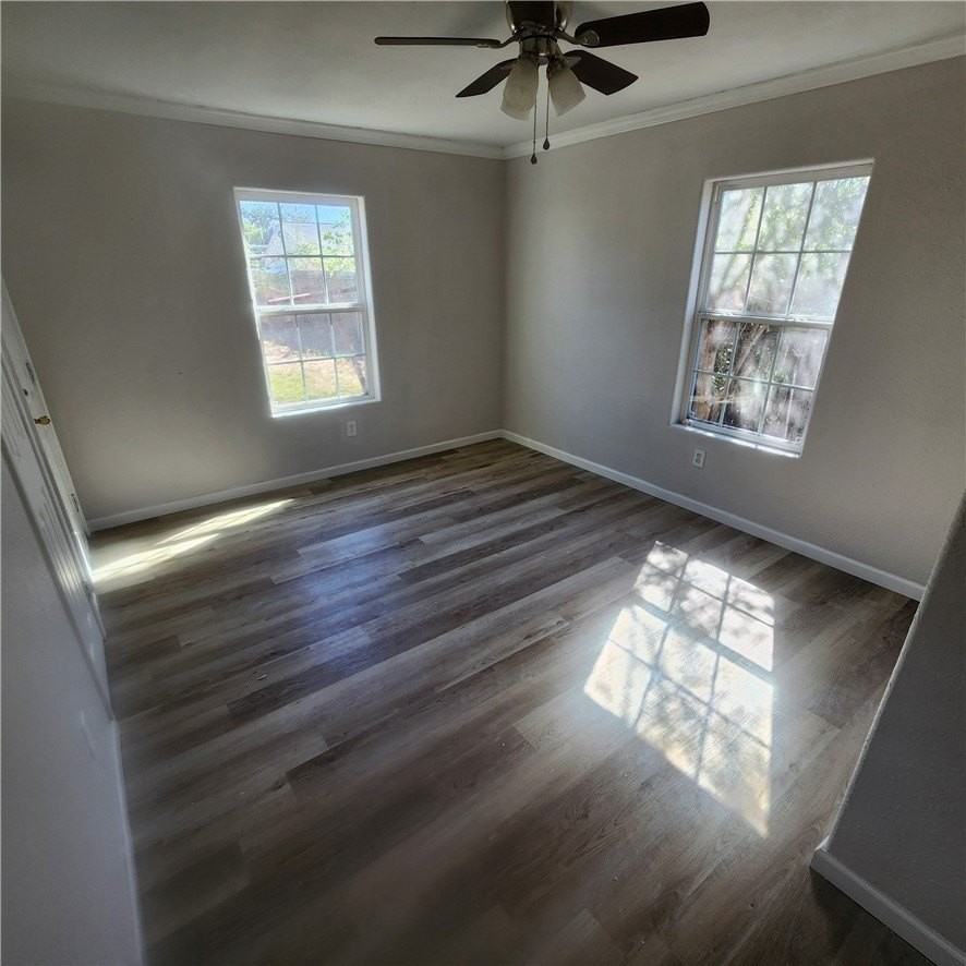 609 Sam St - Photo 4 of 5