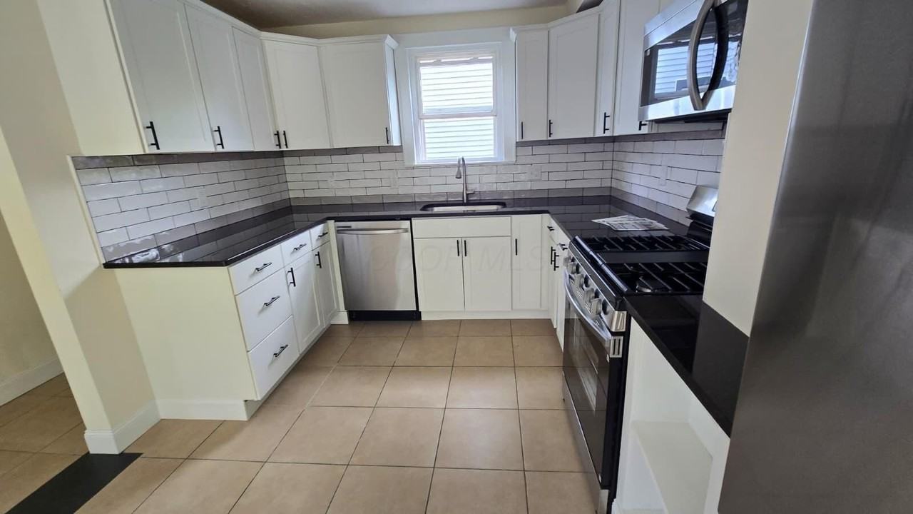 1156 S Champion Ave - Photo 6 of 20