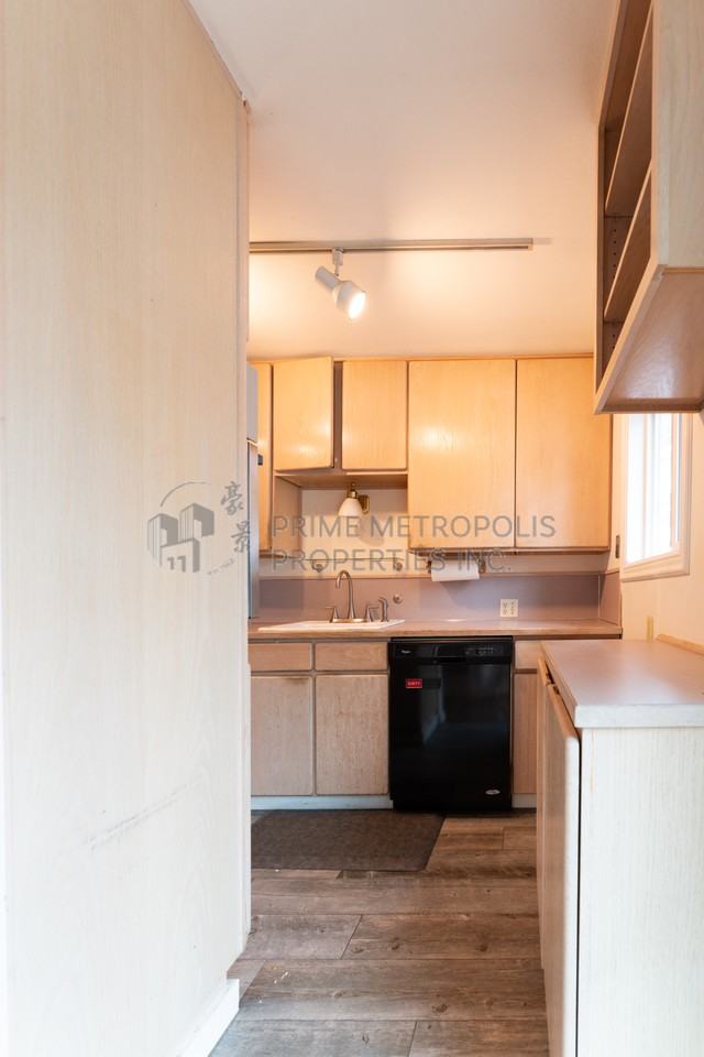 10706 Lakeside Ave Ne #1 - Photo 6 of 30