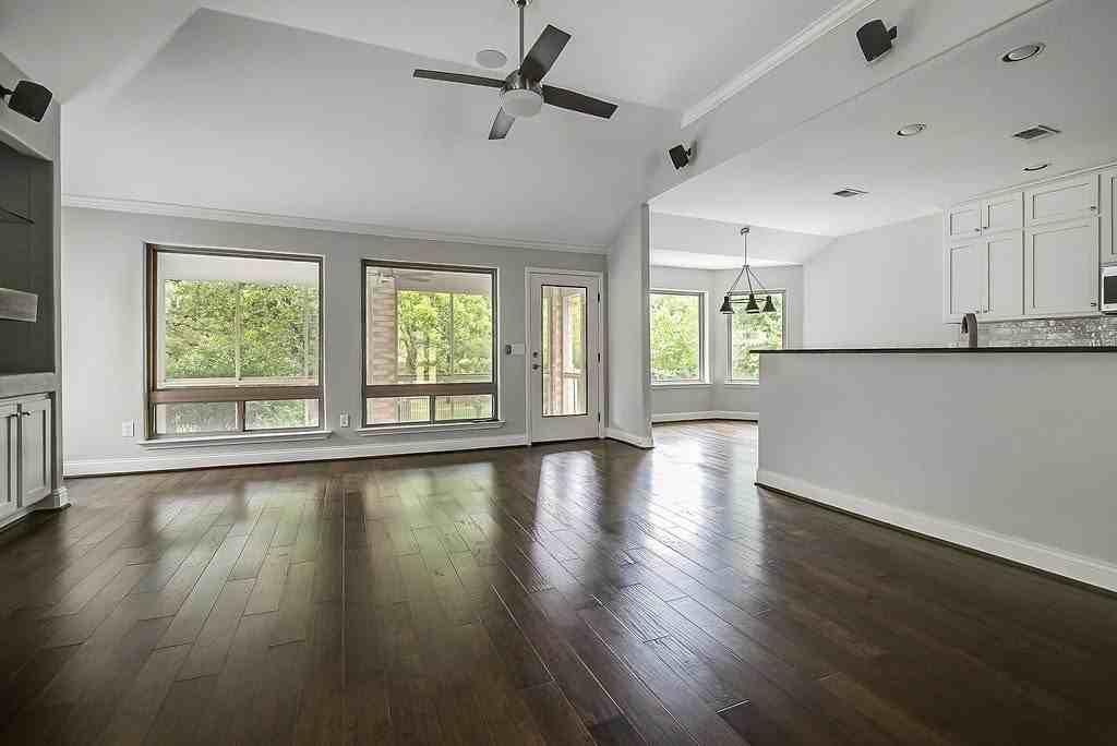 218 E Creekview Dr - Photo 3 of 33
