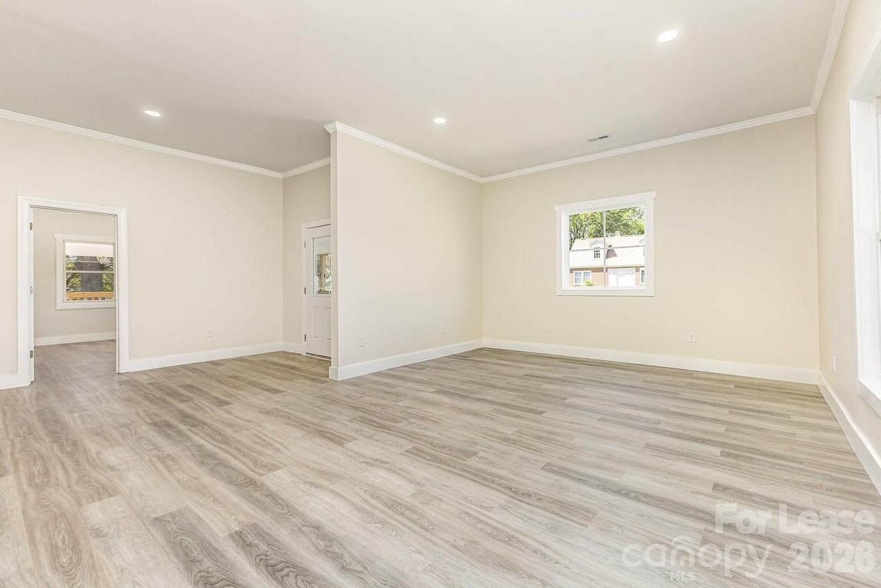 1205 S Lafayette St - Photo 7 of 16