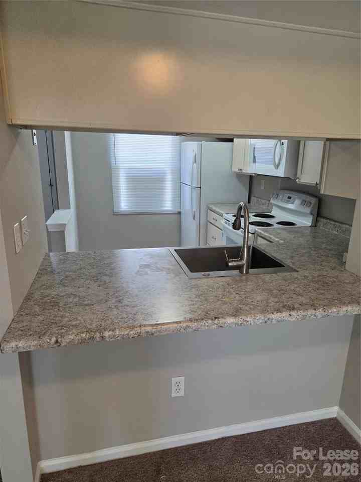 9616 Vinca Cir #A - Photo 3 of 22