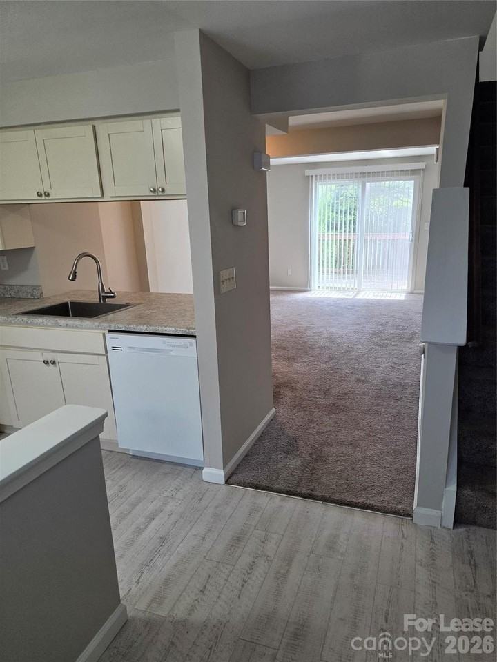 9616 Vinca Cir #A - Photo 4 of 22