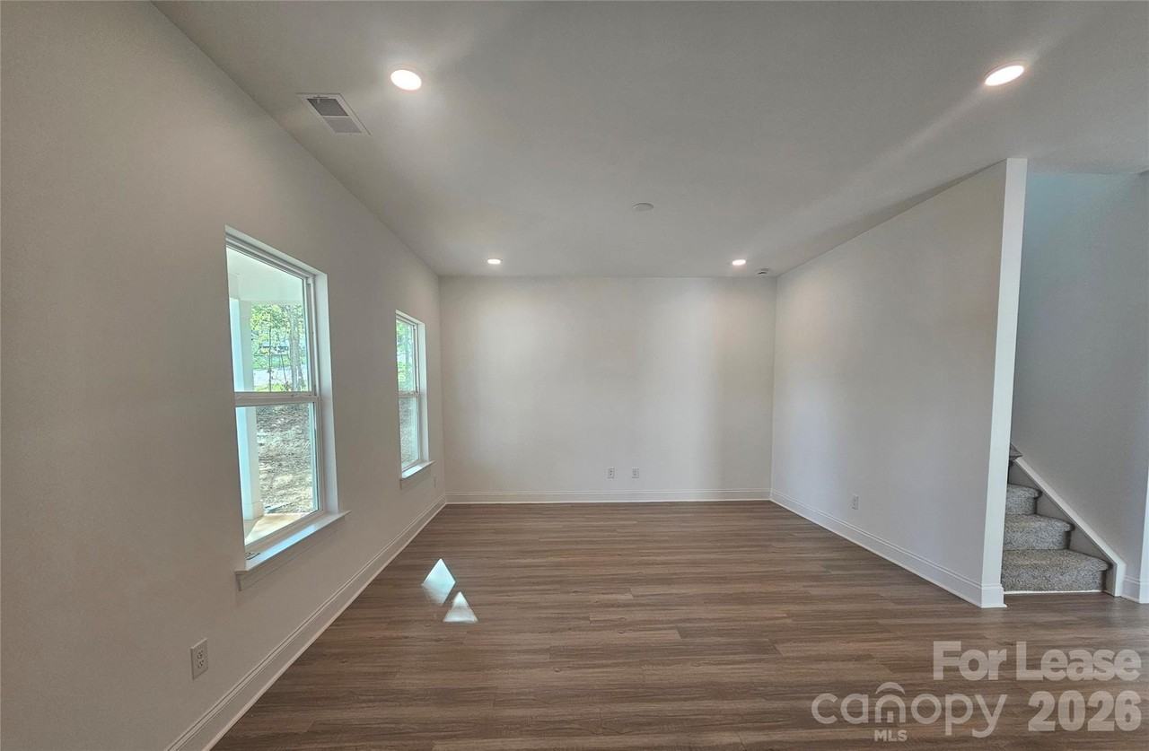 203 Benfield Rd - Photo 3 of 20