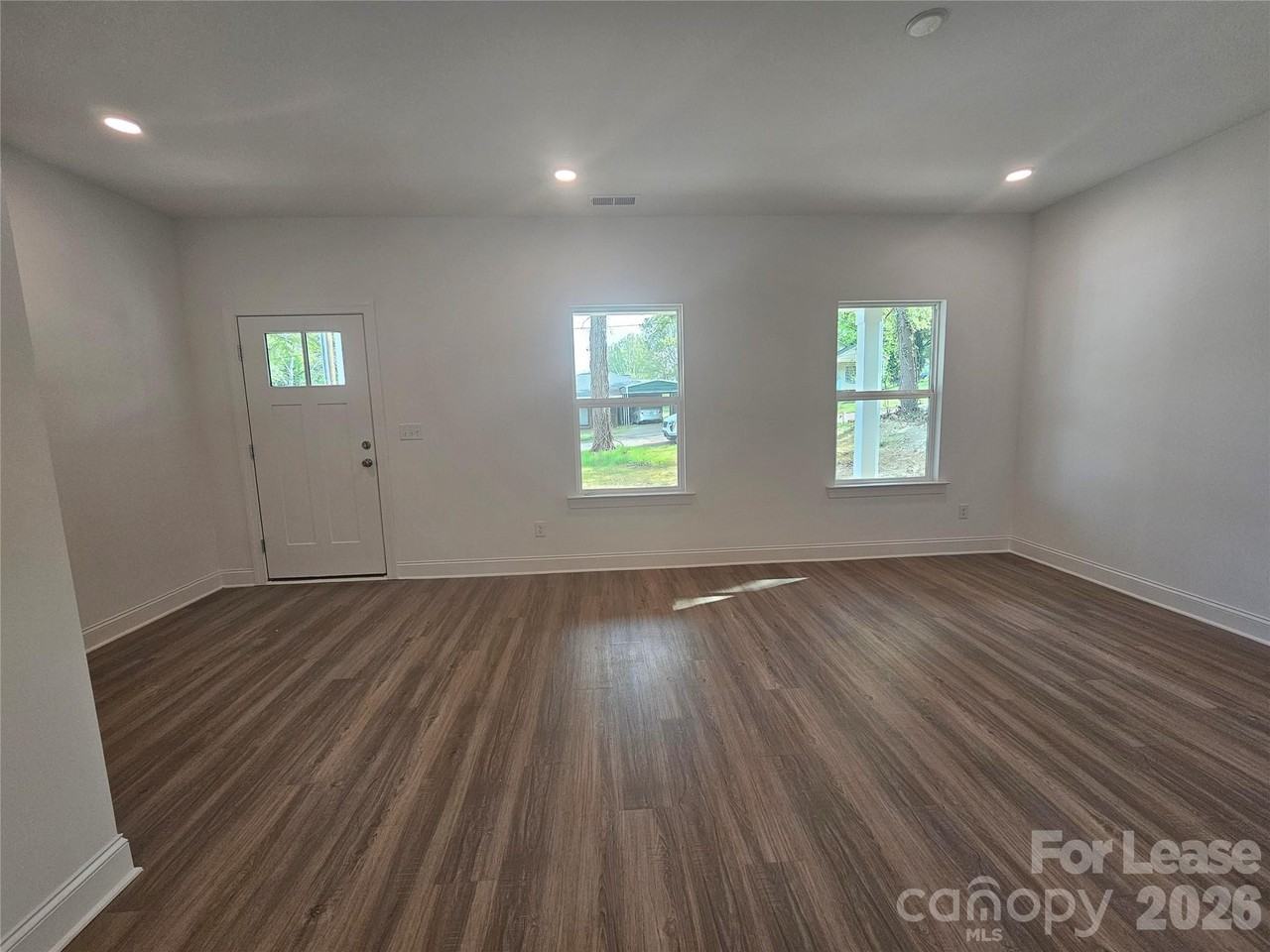 203 Benfield Rd - Photo 4 of 20