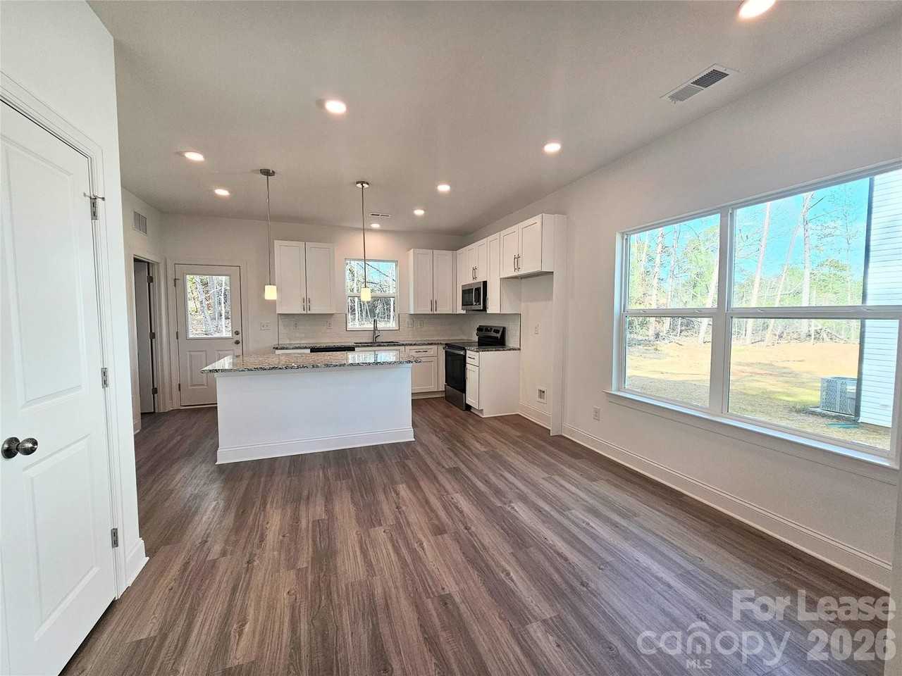 203 Benfield Rd - Photo 5 of 20