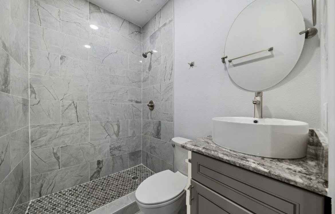 920 Avenue L, Unit A - Photo 4 of 7
