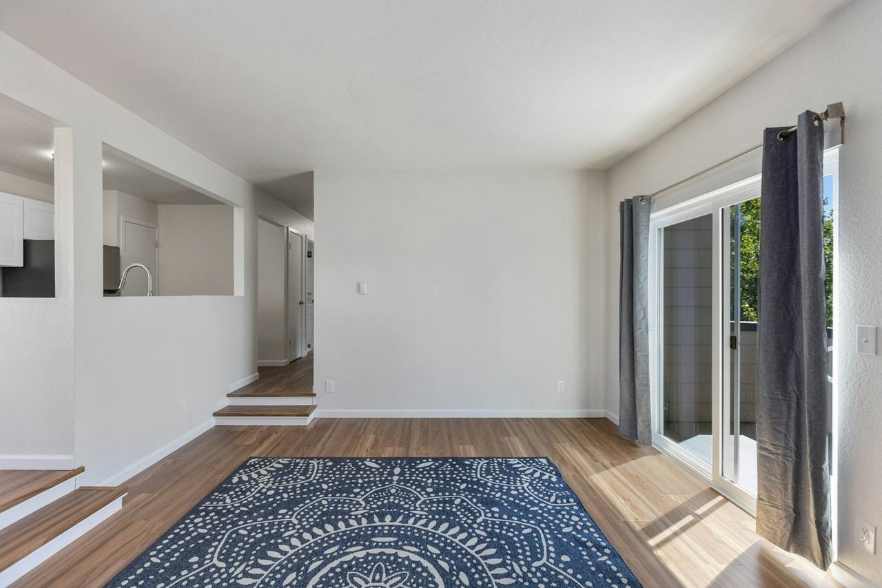 9919 4th Ave W, Unit 7 - Photo 6 of 12