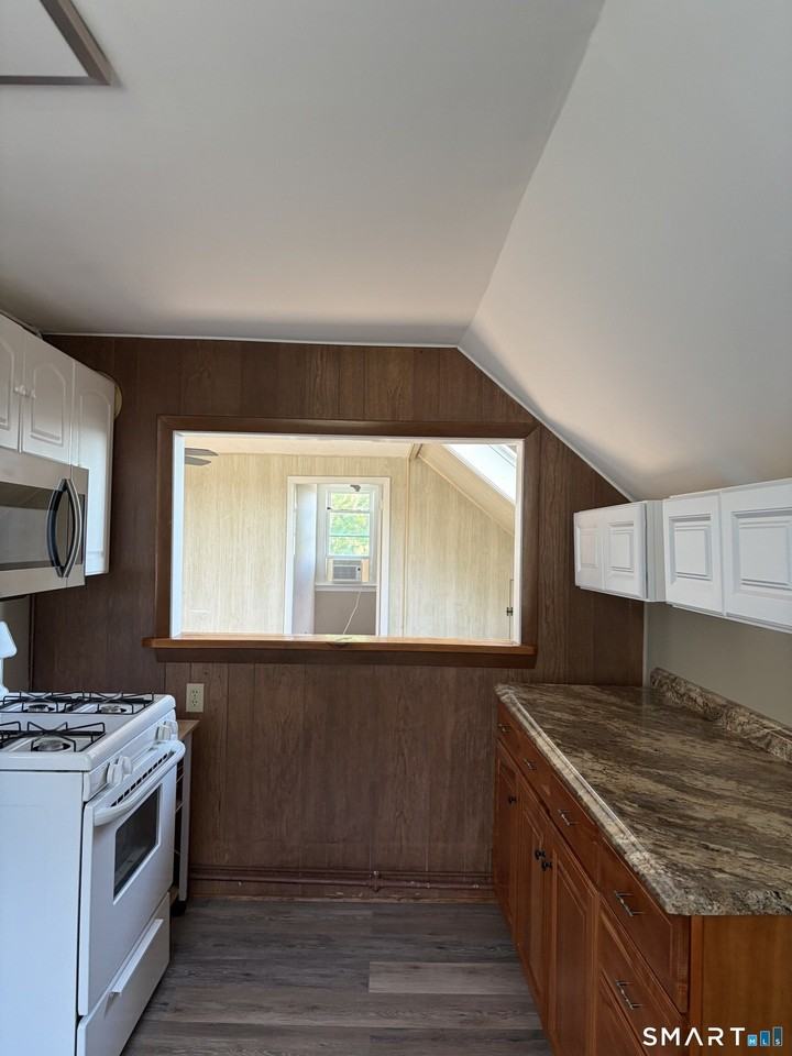 46 Broad St - Photo 5 of 10