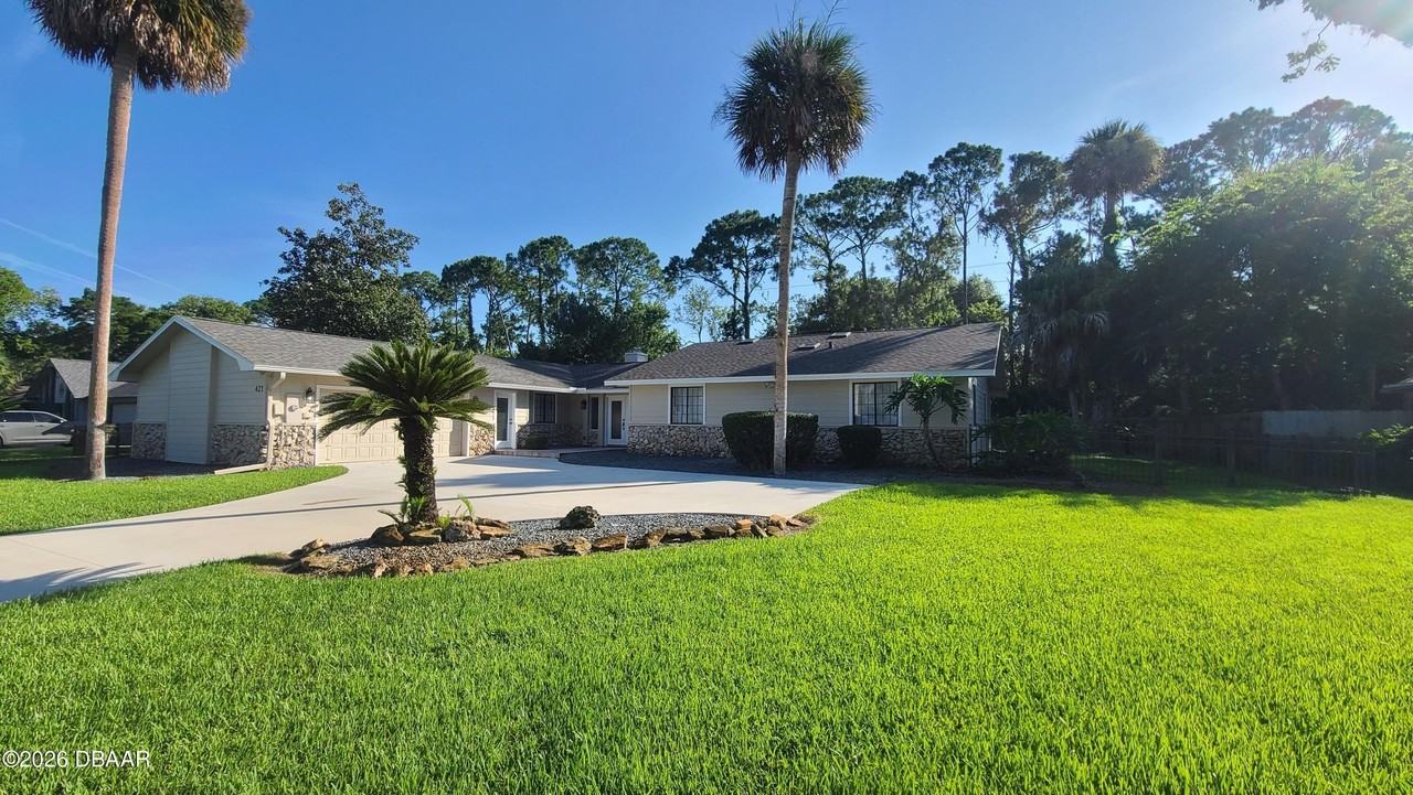 421 Pelican Bay Dr - Photo 2 of 28
