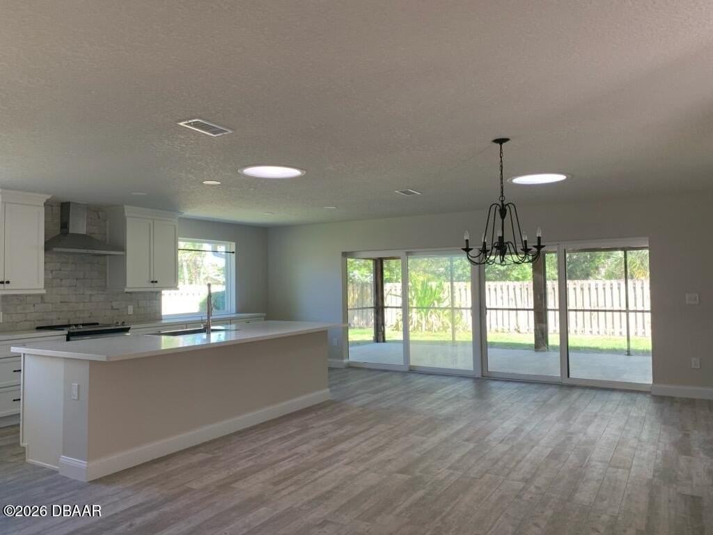 421 Pelican Bay Dr - Photo 3 of 28