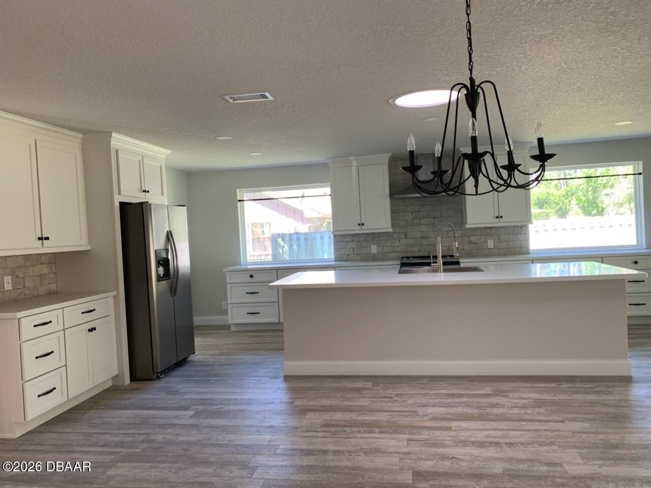421 Pelican Bay Dr - Photo 4 of 28
