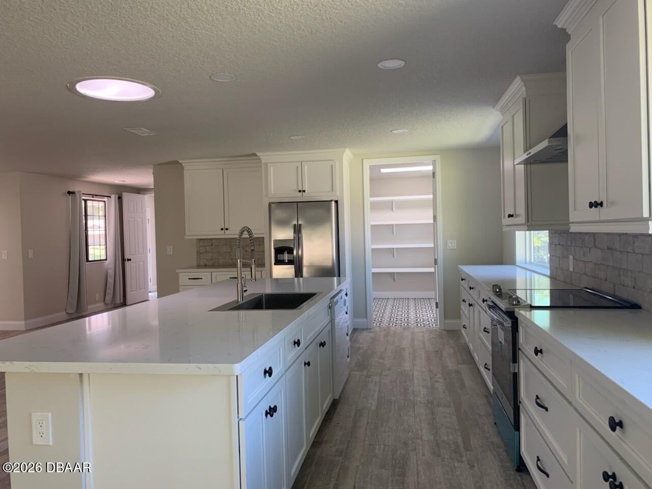 421 Pelican Bay Dr - Photo 5 of 28