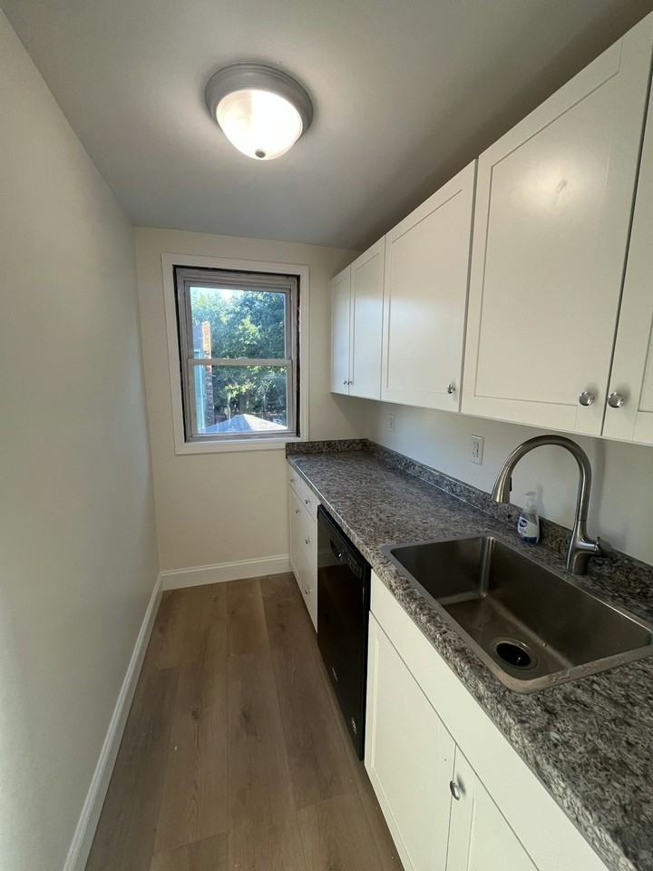 8 Kensington Ave, Unit 2 - Photo 2 of 4