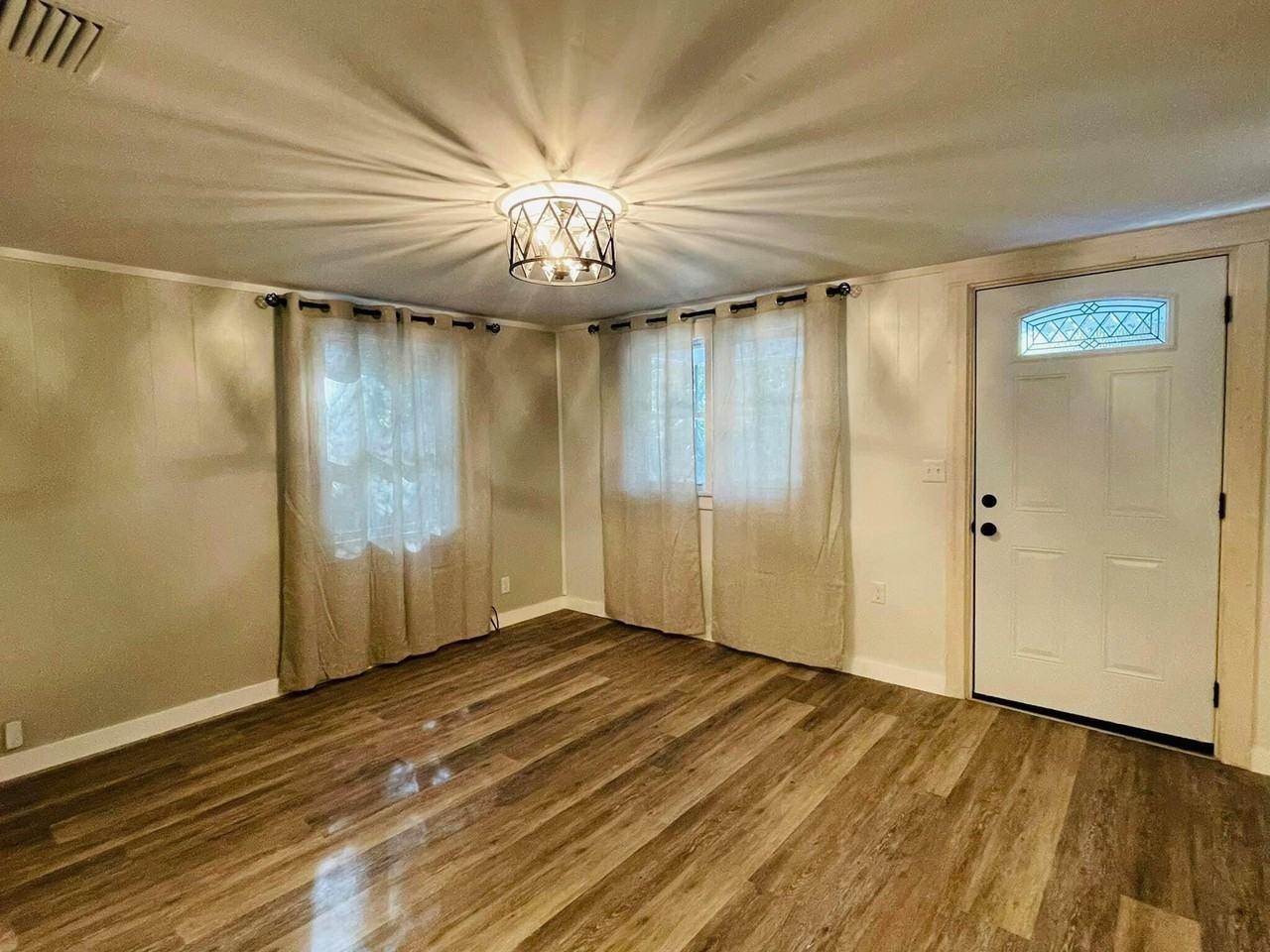 38 Lincoln Ave - Photo 5 of 12