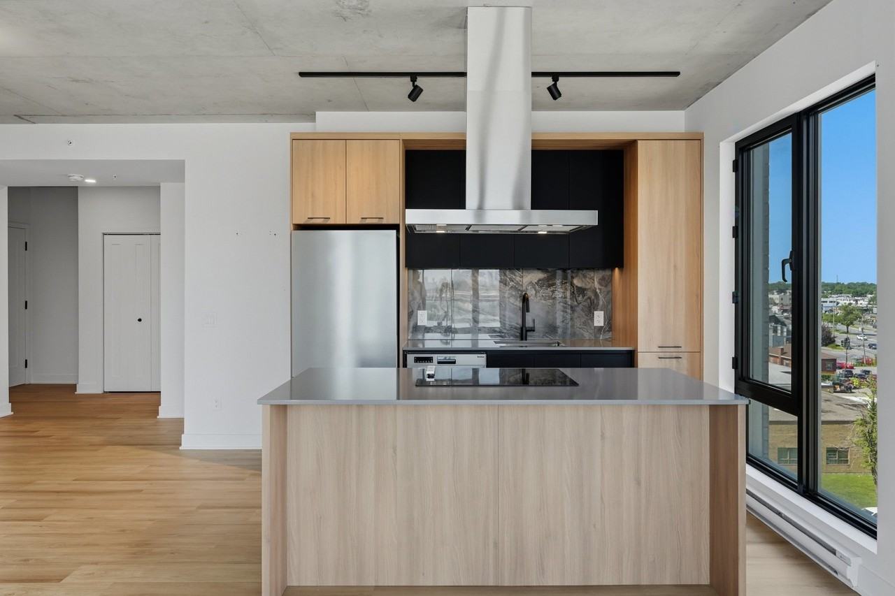 2151 Rue Léger - Photo 3 of 26