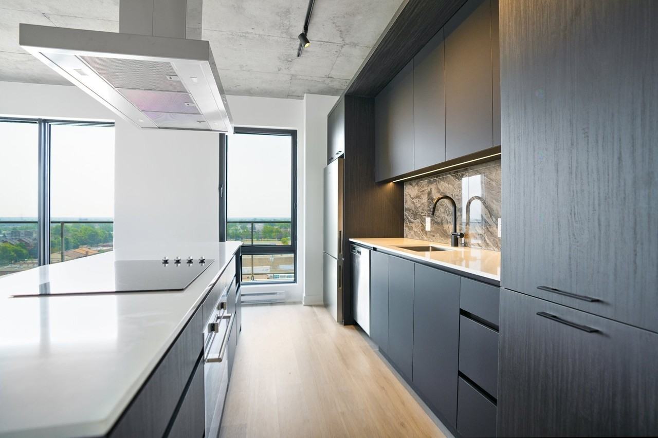2141 Rue Léger - Photo 3 of 40