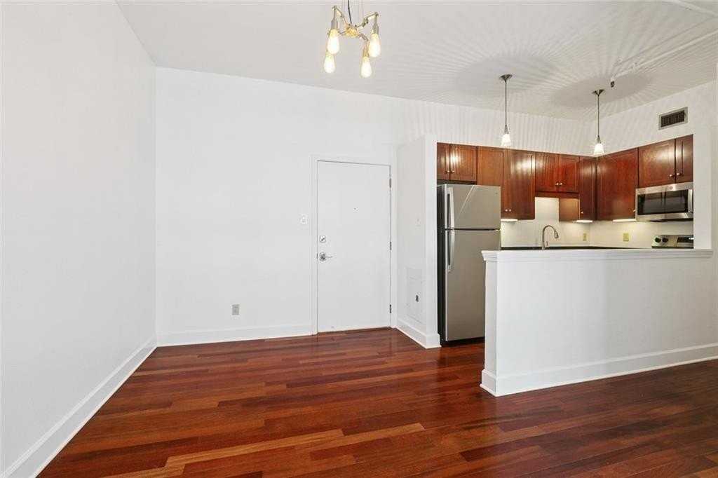 1111 S Peters St - Photo 6 of 20