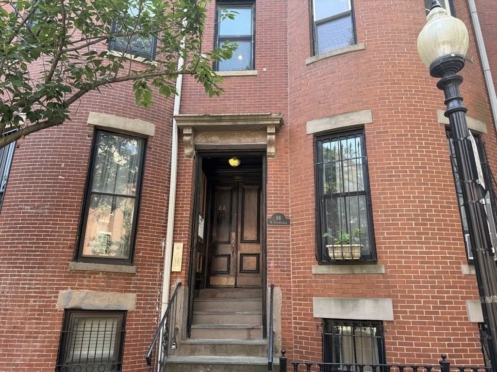 88 W Springfield St - Photo 2 of 19