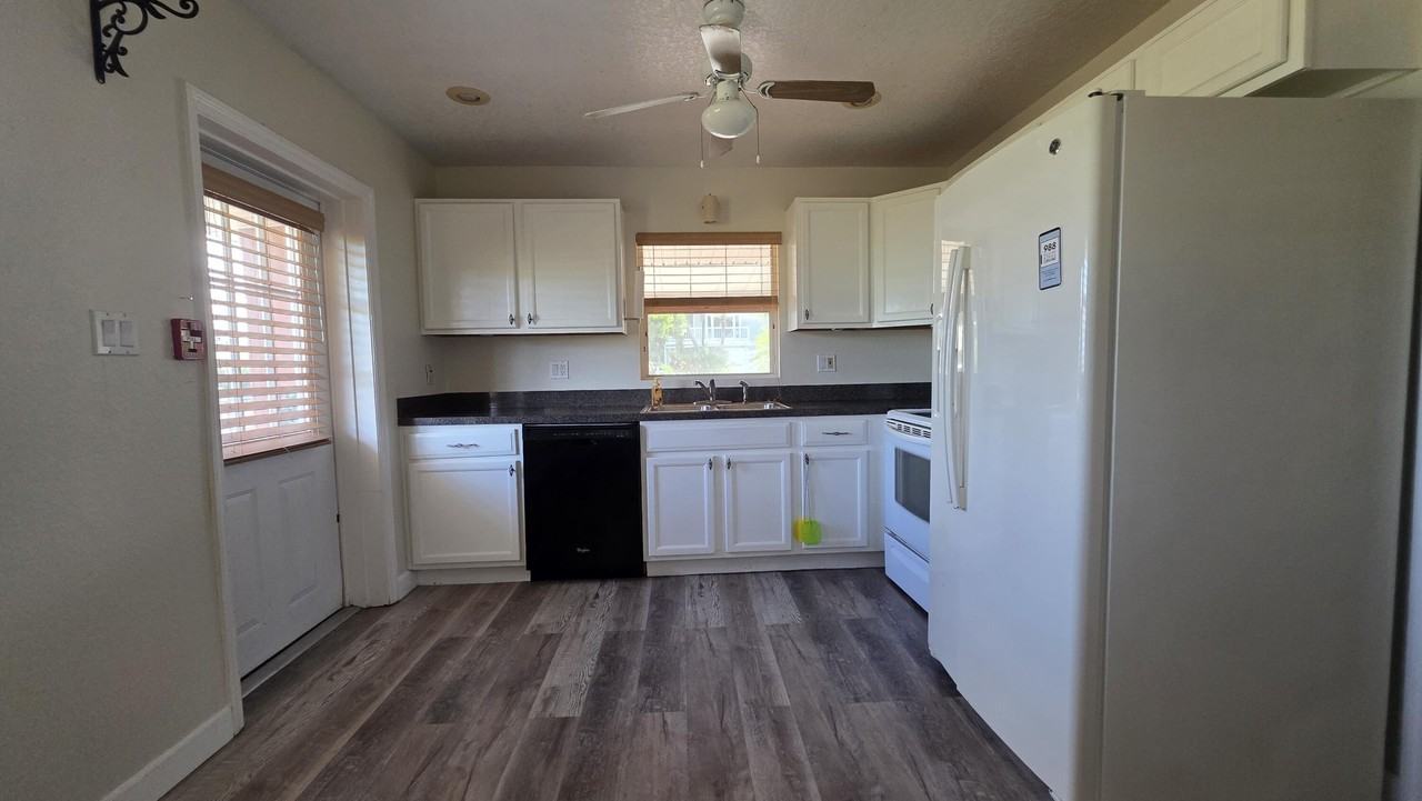 462 Hernando St - Photo 7 of 16
