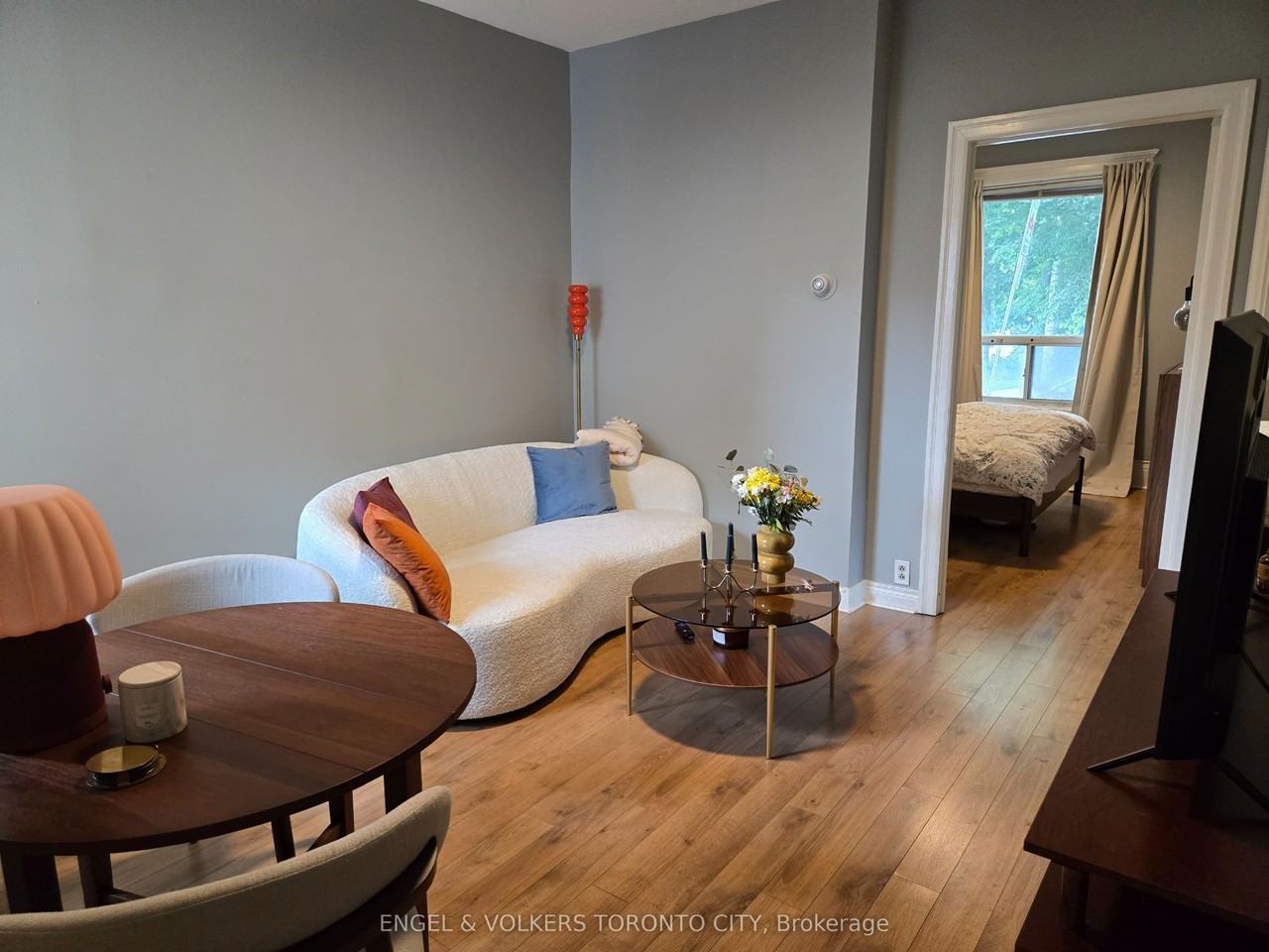 132 De Grassi St - Photo 3 of 9