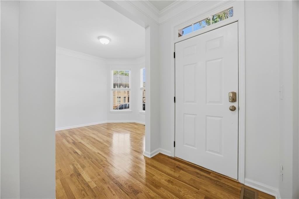 455 Park Place Ct - Photo 6 of 33