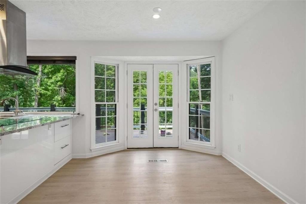 5132 Willow Point Pkwy - Photo 7 of 38