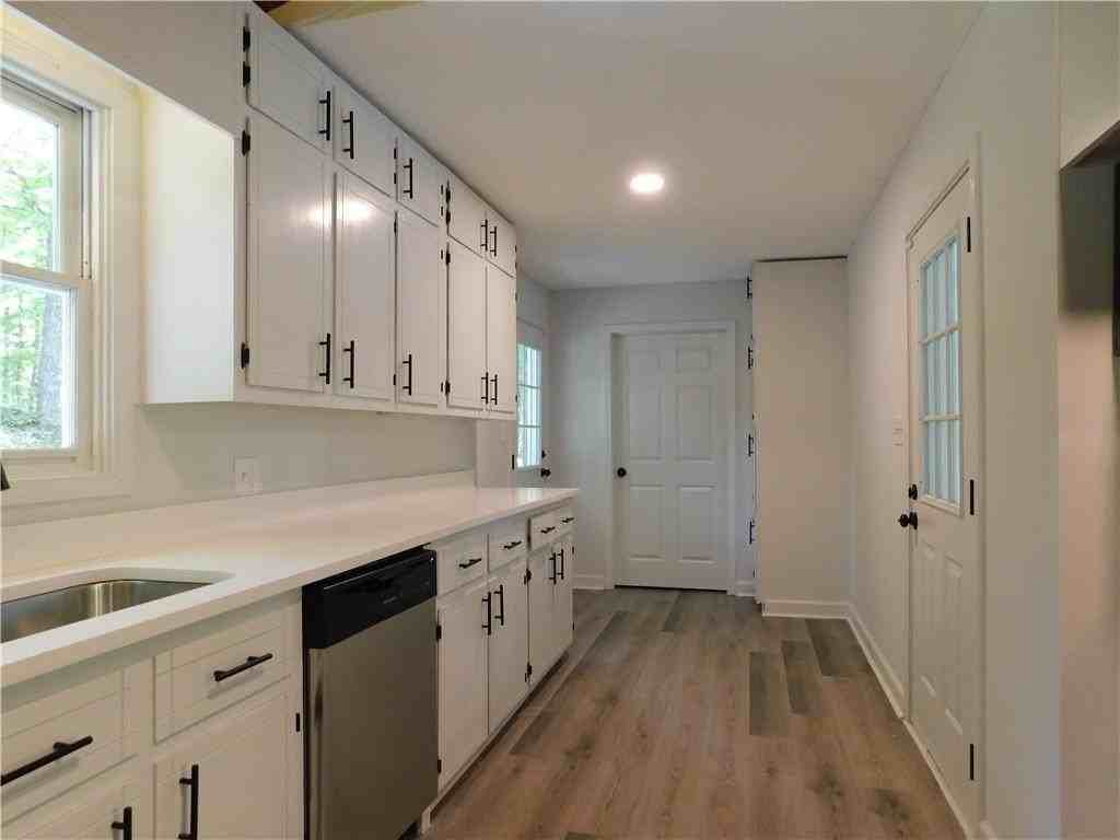 183 Laurel Heights Dr - Photo 5 of 33