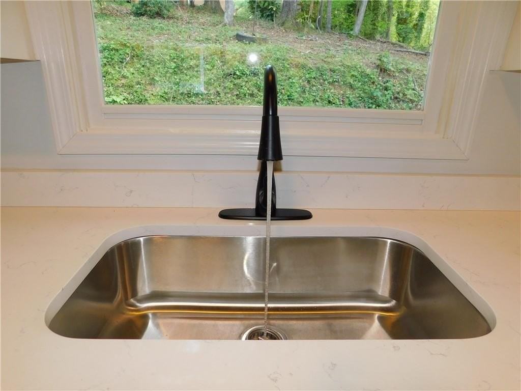 183 Laurel Heights Dr - Photo 7 of 33