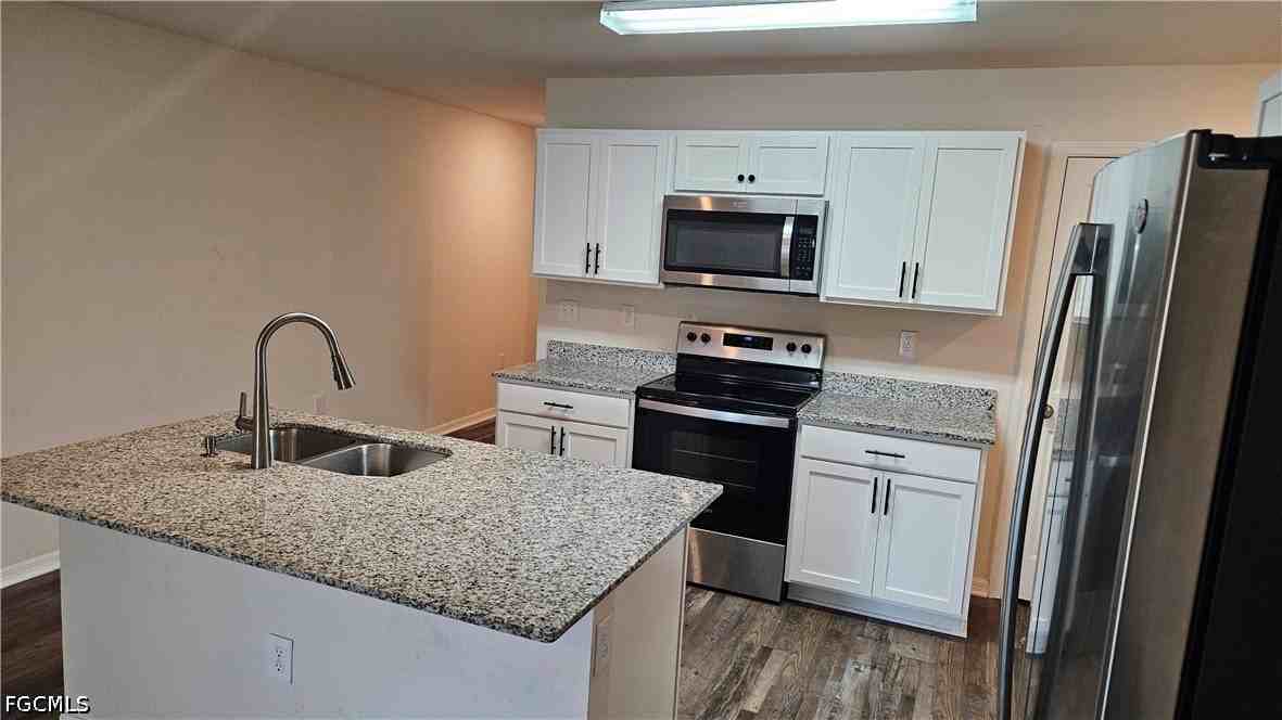 9028 Aegean Cir - Photo 4 of 18