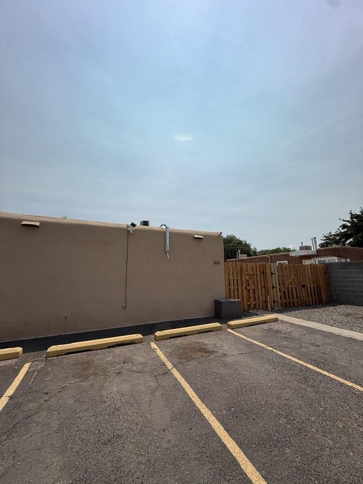 624 Alcazar St Se - Photo 2 of 20