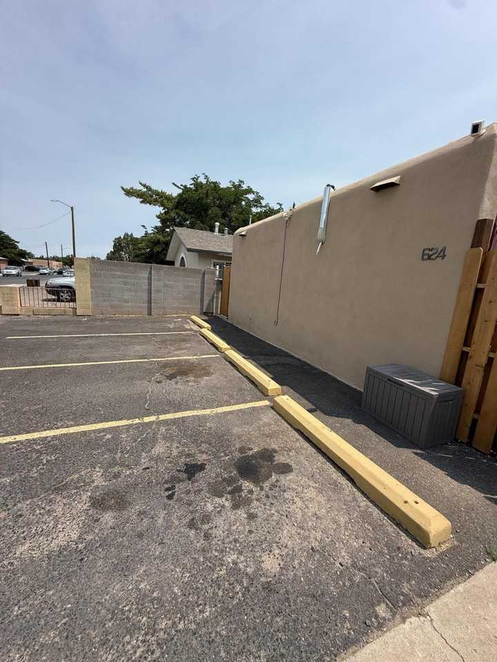 624 Alcazar St Se - Photo 3 of 20