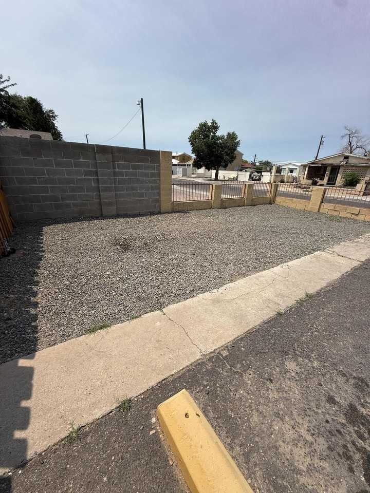 624 Alcazar St Se - Photo 4 of 20